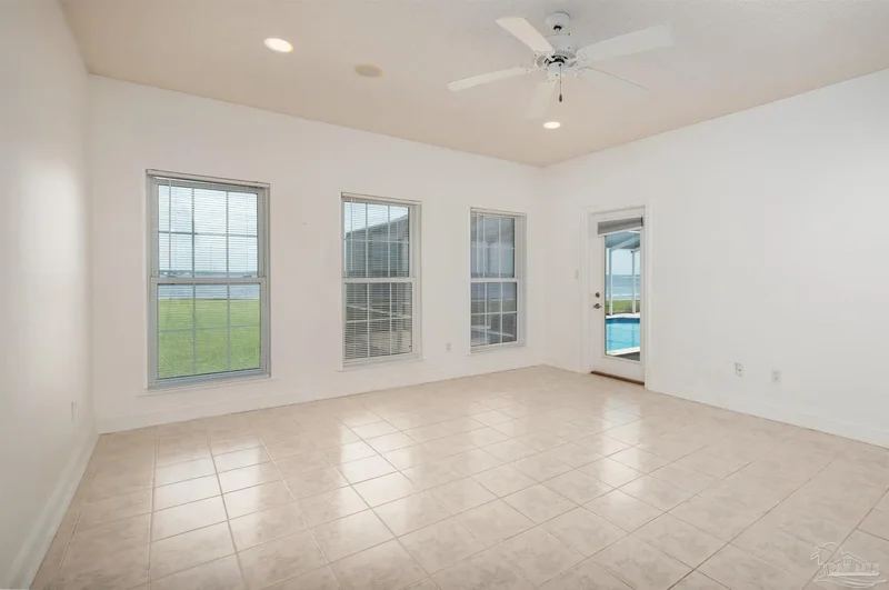 5450 N Shore Rd, Pensacola, FL 32507, Pensacola, Florida, United States. - Photo 28