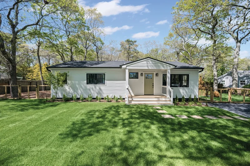 10 Shinnecock Lane, Hampton Bays, NY 11946, Hampton Bays, New York, United States. - Photo 14