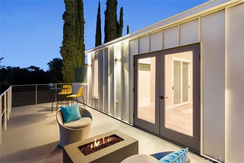 4731 Topanga Canyon Boulevard, Los Angeles, California, United States. - Photo 45