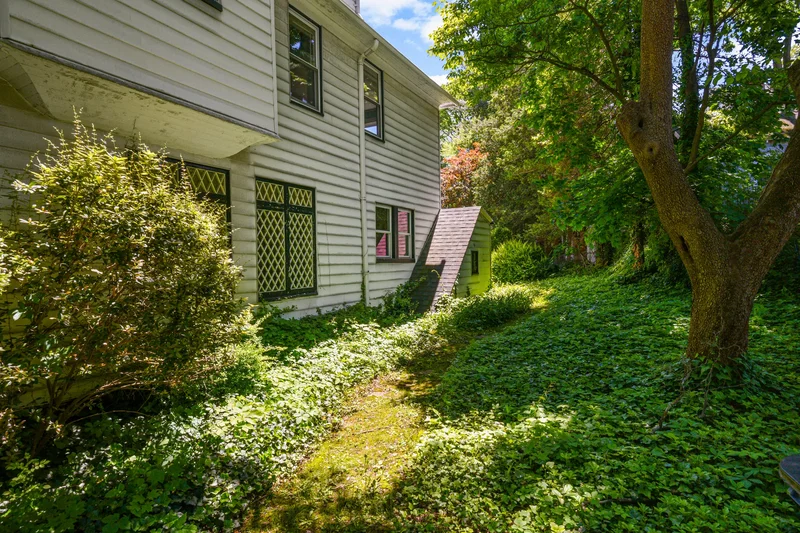 69 Desmond Avenue, Bronxville, NY 10708, Bronxville, New York, United States. - Photo 42