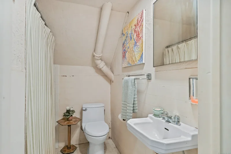 90 White Oak Road, Fairfield, CT, 06825, USA, Fairfield, Connecticut, United States. - Photo 15