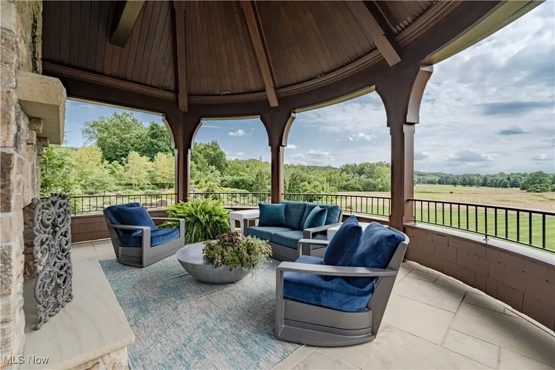 2875 Chagrin River Road, Hunting Valley, OH 44022, Novelty, Ohio, United States. - Photo 32