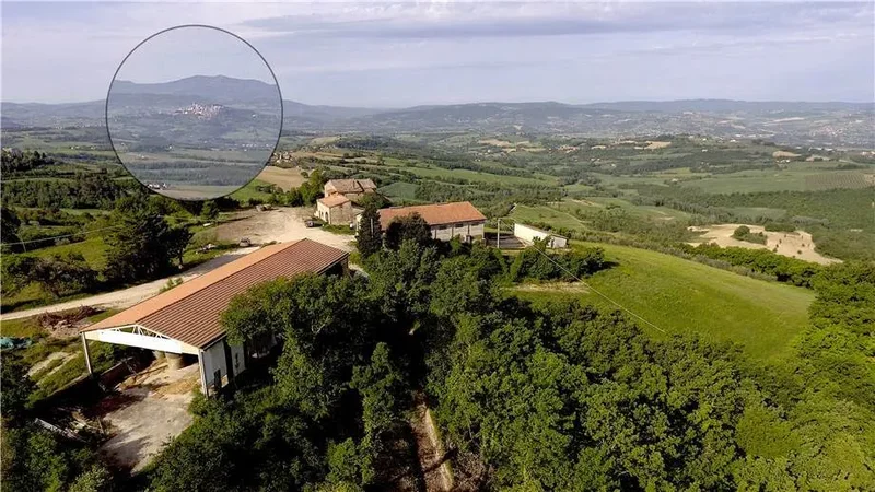 Voc. Montenero, Gualdo Cattaneo, Umbria, Italy. - Photo 3