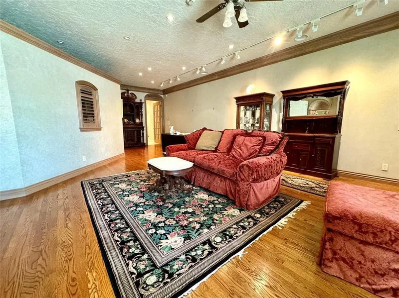 506 W Chickasha Avenue, Chickasha, OK 73018, Chickasha, Oklahoma, United States. - Photo 2