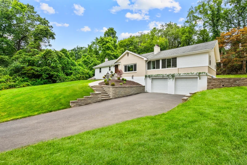 14 Pine Tree Lane, Avon, Connecticut, United States. - Photo 7