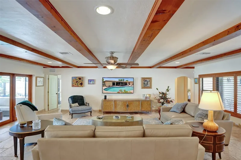 2000 NE 31st Ave, Wilton Manors, Florida, United States. - Photo 13