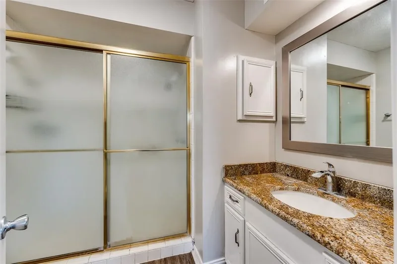 7517 Meadow Oaks Drive, Dallas, Texas, United States. - Photo 20