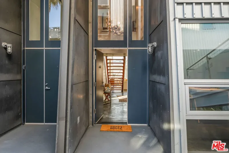 615 Hampton Drive A102, Los Angeles, California, United States. - Photo 4