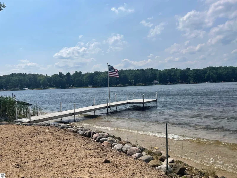 5685 Shirley Ann Drive, Harrison, MI 48625, Harrison, Michigan, United States. - Photo 55