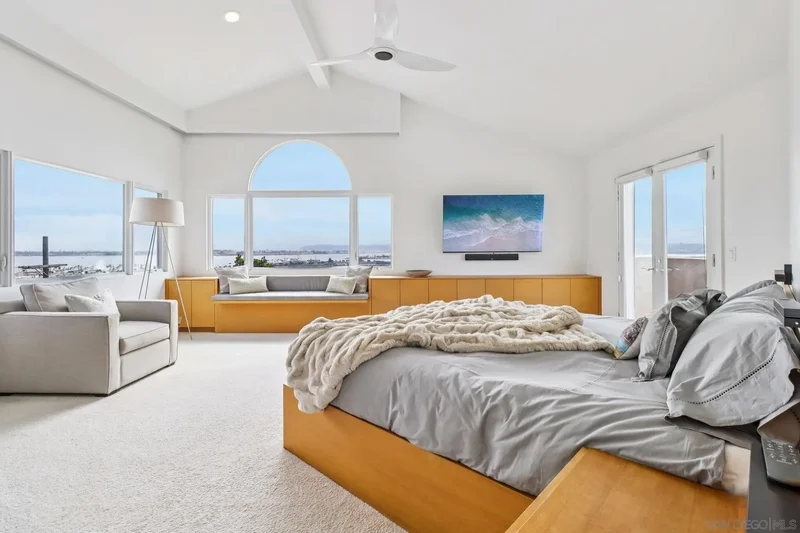 1295 W Redwood St, San Diego, California, United States. - Photo 5