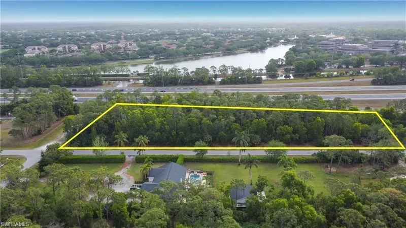 prime homesite in a central neighborhood