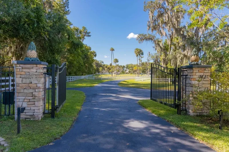 141 Wooten Rd, Crescent City, FL, 32112, USA, Crescent City, Florida, United States. - Photo 4