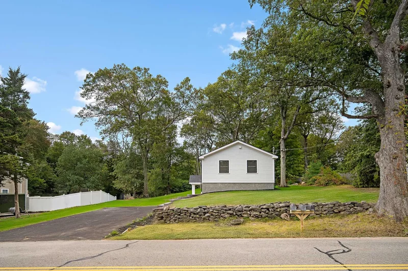 26 Maple St , Northborough, MA 01532, Northborough, Massachusetts, United States. - Photo 27