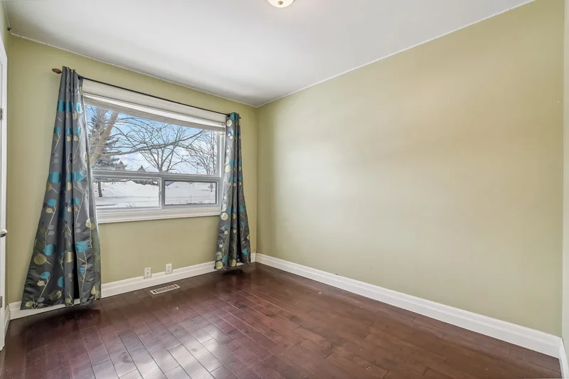 118 Queen St, Newmarket, ON L3Y 2E8, Newmarket, Ontario, Canada. - Photo 32