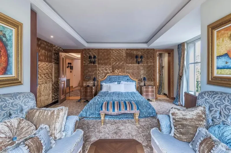 Neuilly-Saussaye - Mansion of 600m² with large garden