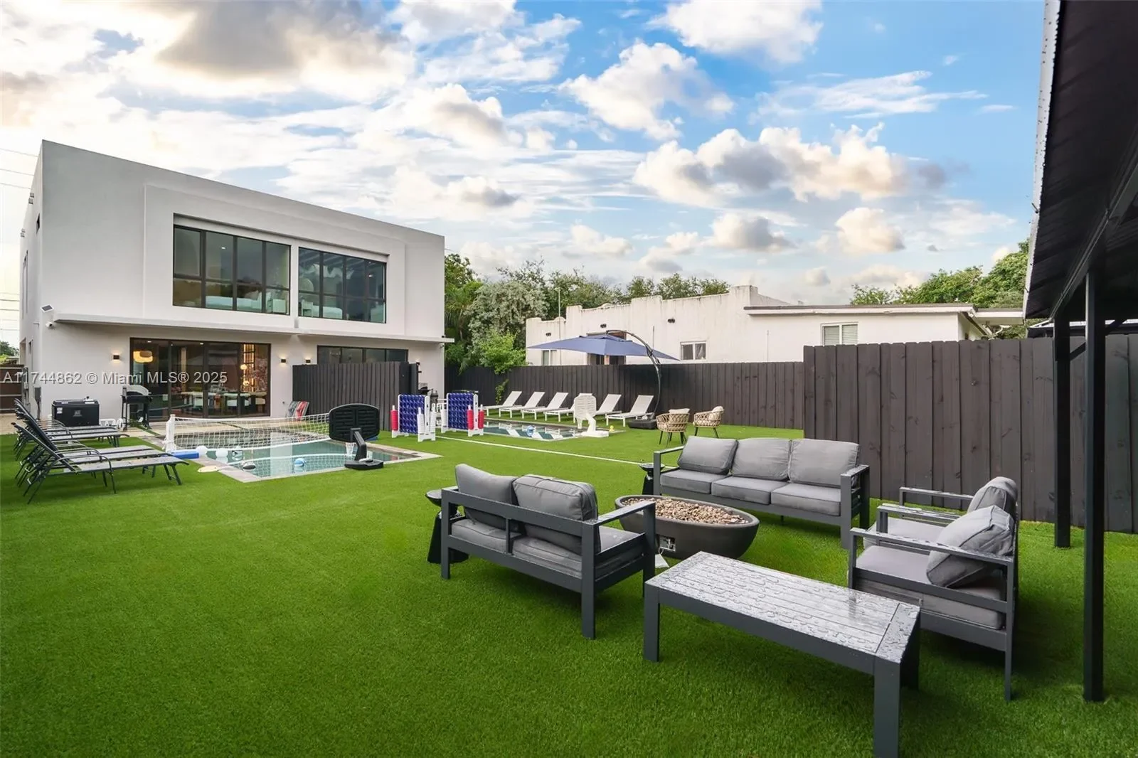 410 NW 52nd St, Miami, Florida, United States. - Photo 2