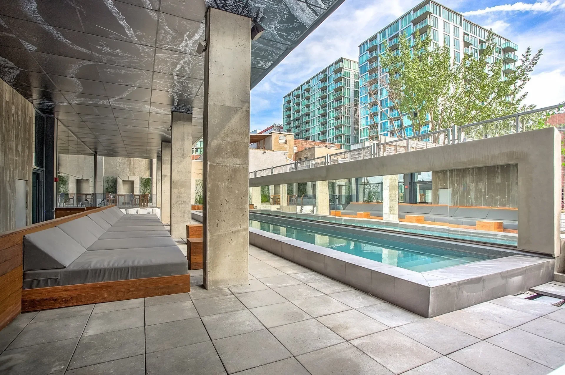 Exterior photo 3