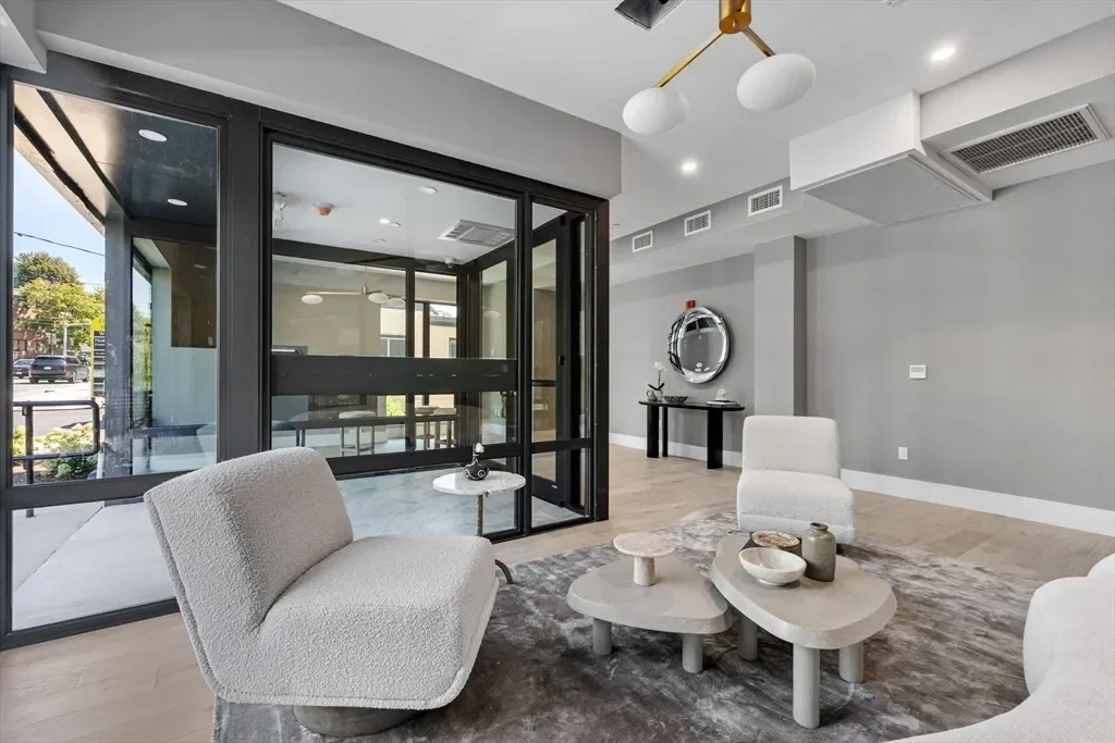 1114 Beacon St., Newton, Massachusetts, United States. - Photo 9
