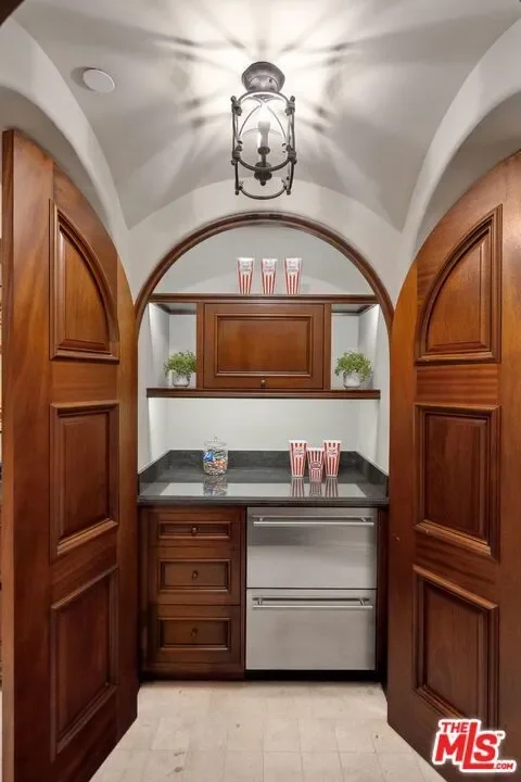 6882 Arizona Avenue, Los Angeles, California, United States. - Photo 61