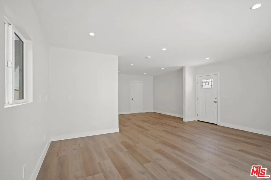 1561 East Elizabeth Street, Altadena, California, United States. - Photo 12