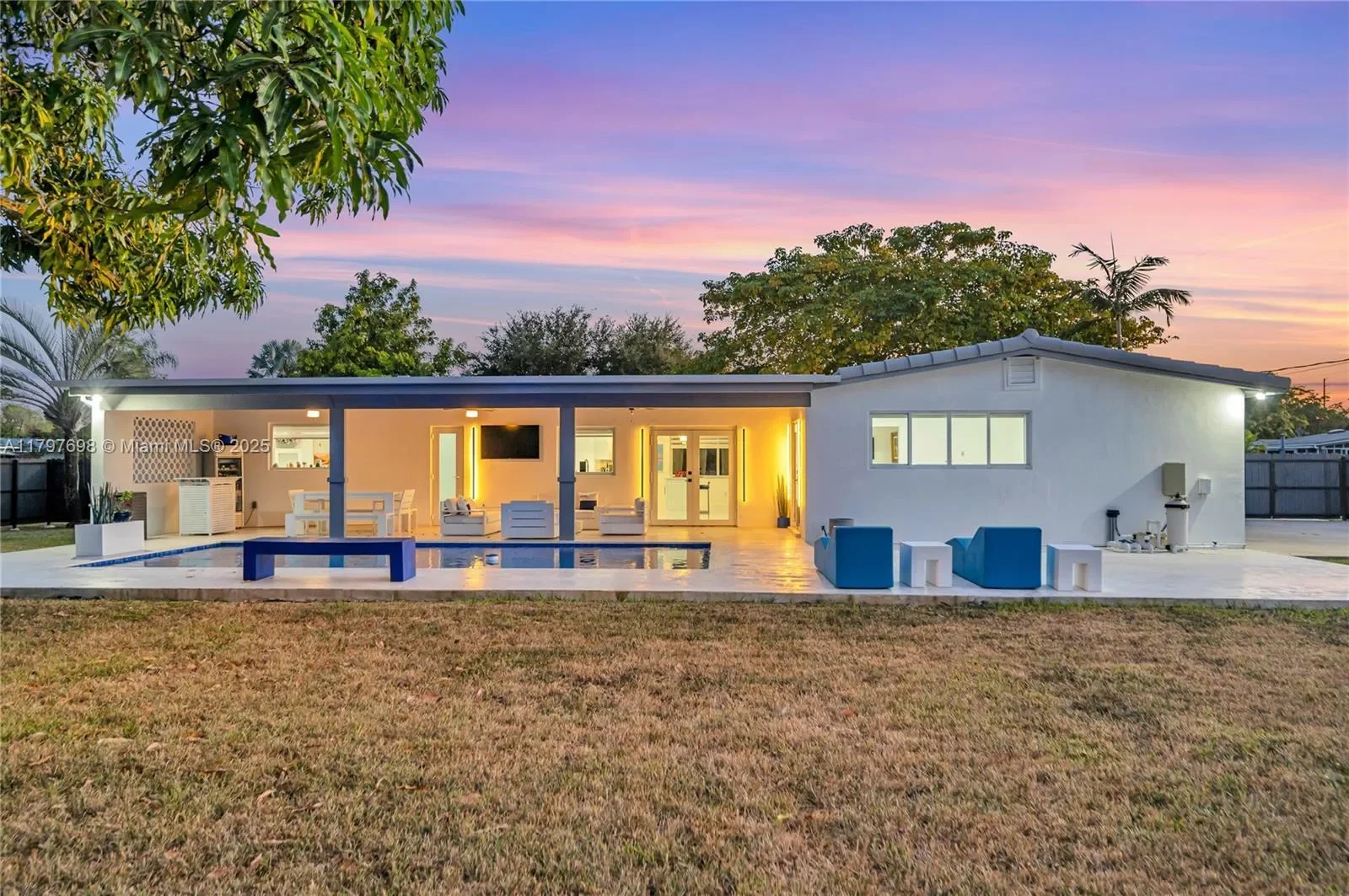 8501 SW 142nd St, Coral Gables, Florida, United States. - Photo 9