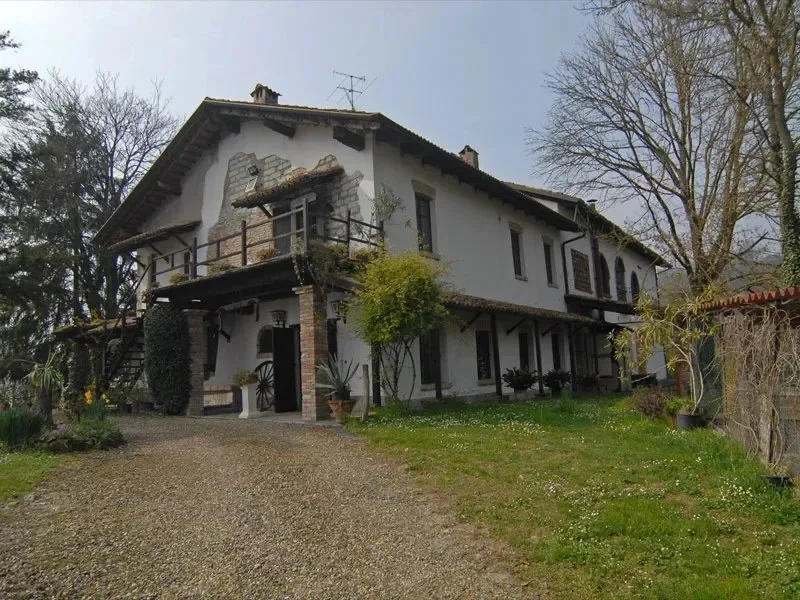 Exterior photo 10