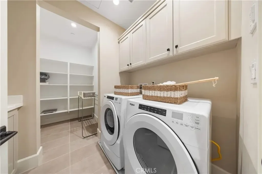 163 Summerland, Irvine, California, United States. - Photo 34
