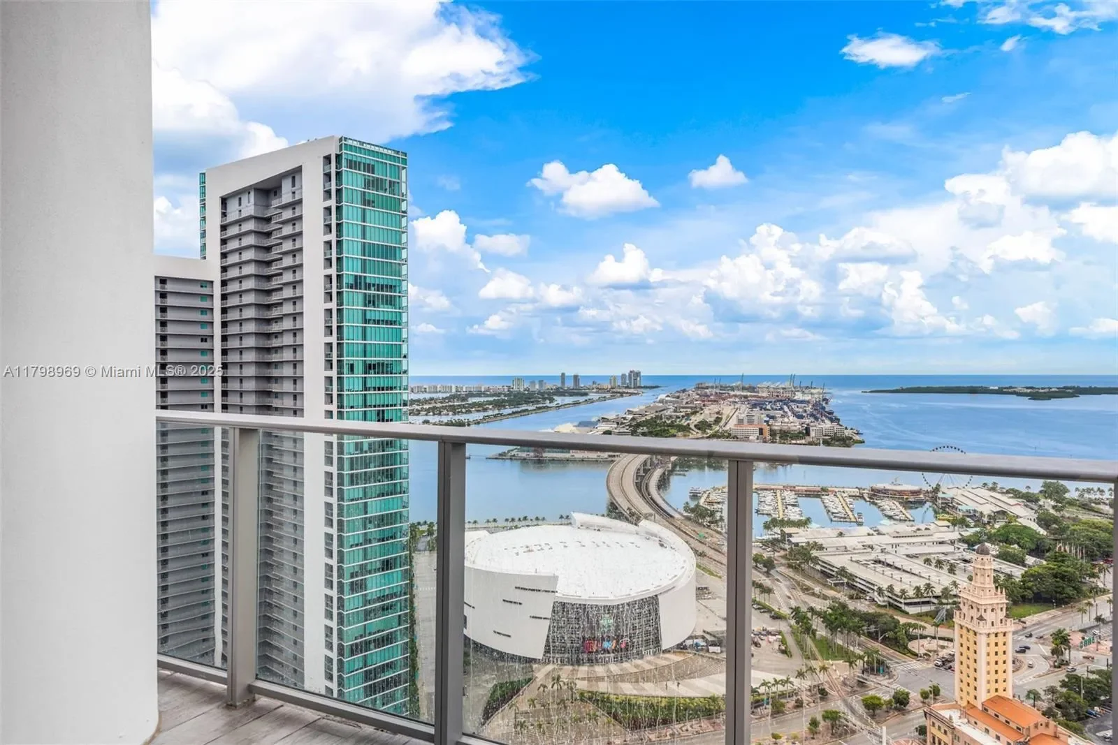 851 NE 1st Ave #4011, Miami, FL 33132, Miami, Florida, United States. - Photo 25