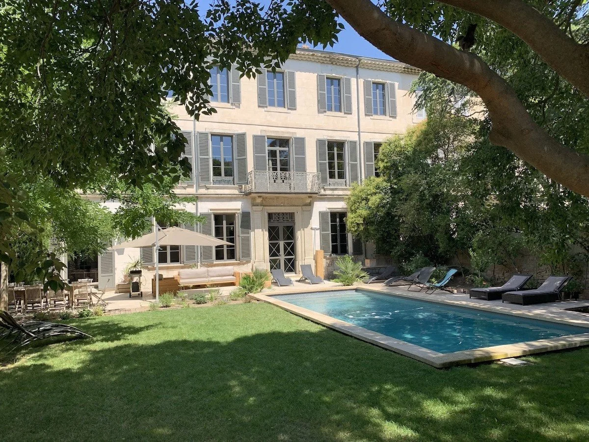 Exterior photo 2