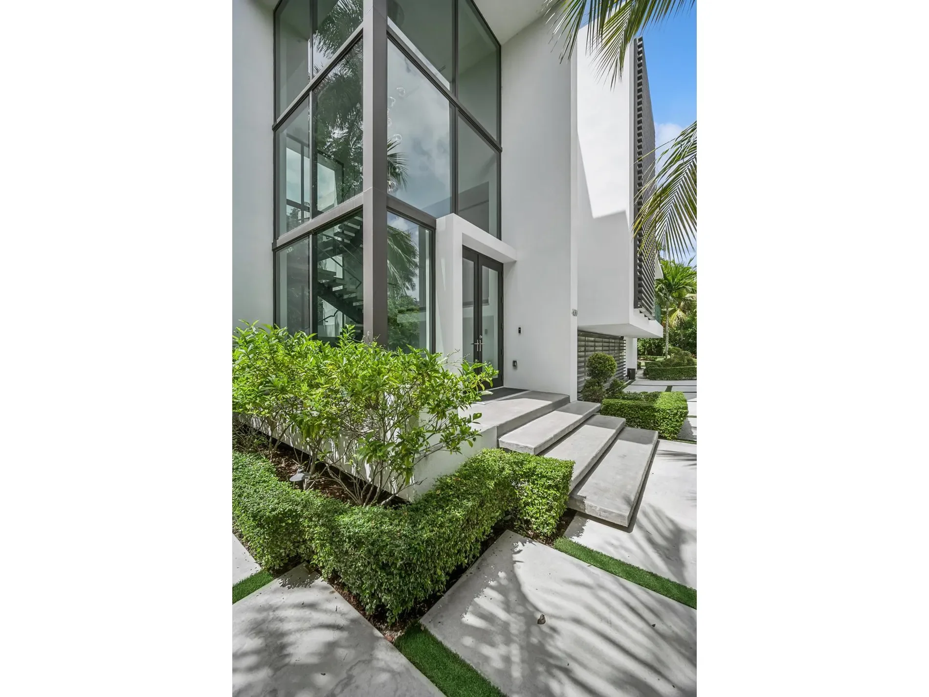 420 N Hibiscus Dr, Miami Beach, Florida, United States. - Photo 17