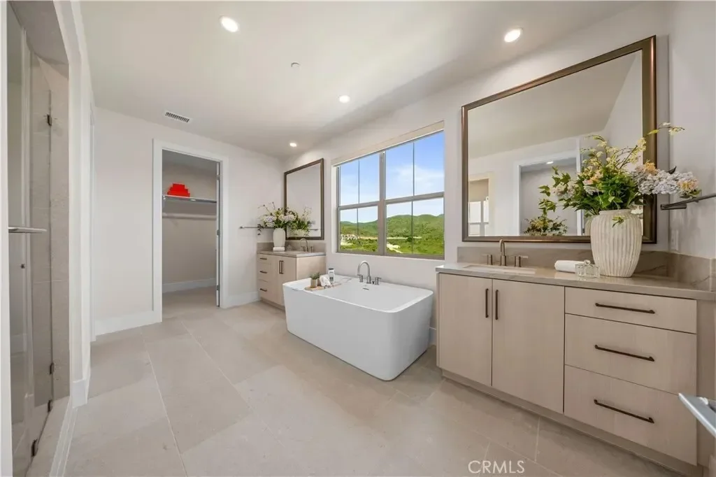 122 Mossvine, Irvine, California, United States. - Photo 23