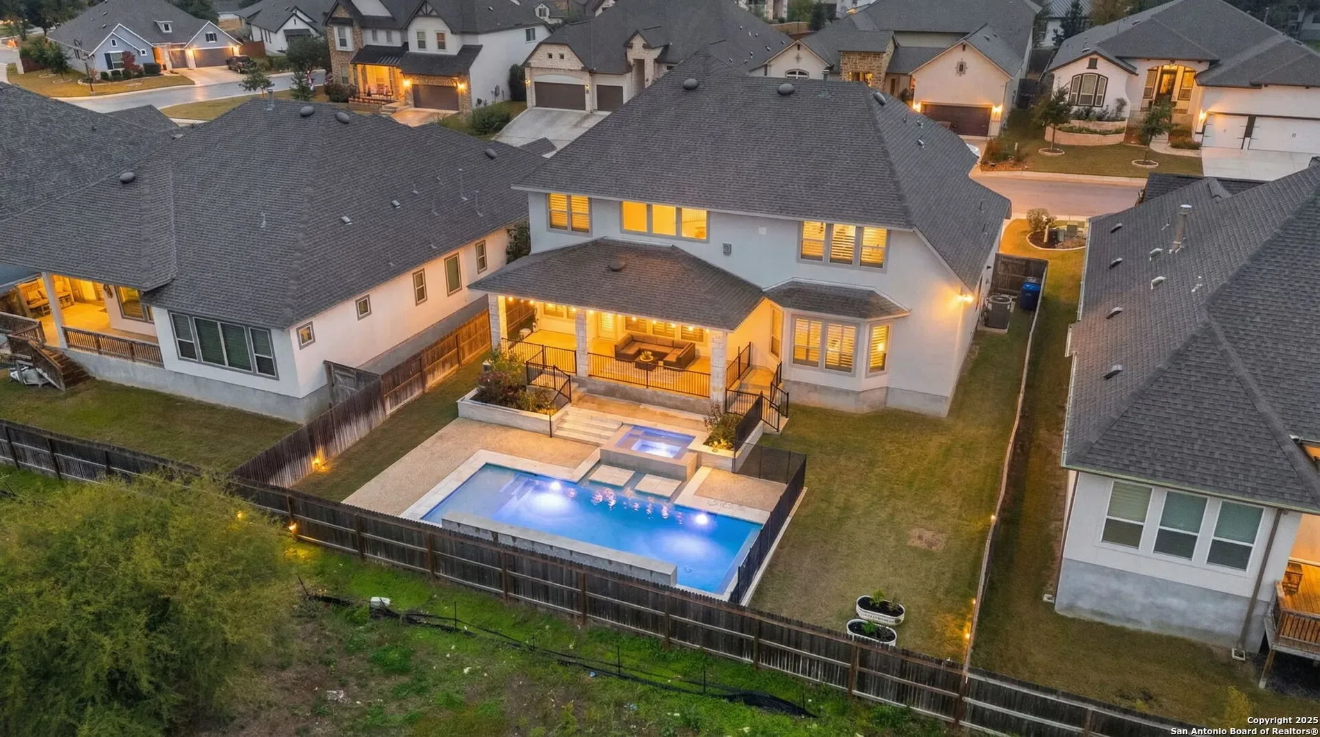 Exterior photo 8
