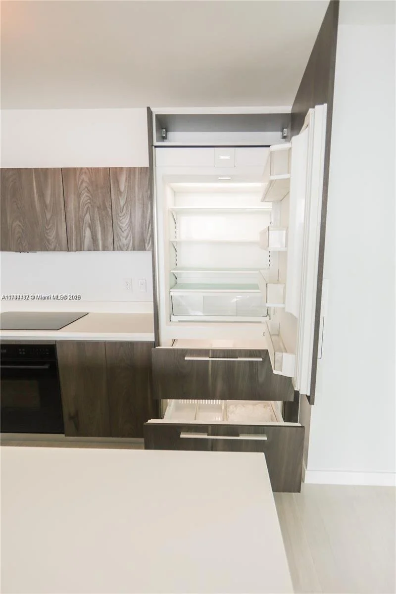 480 NE 31 St 2007, Miami, Florida, United States. - Photo 10