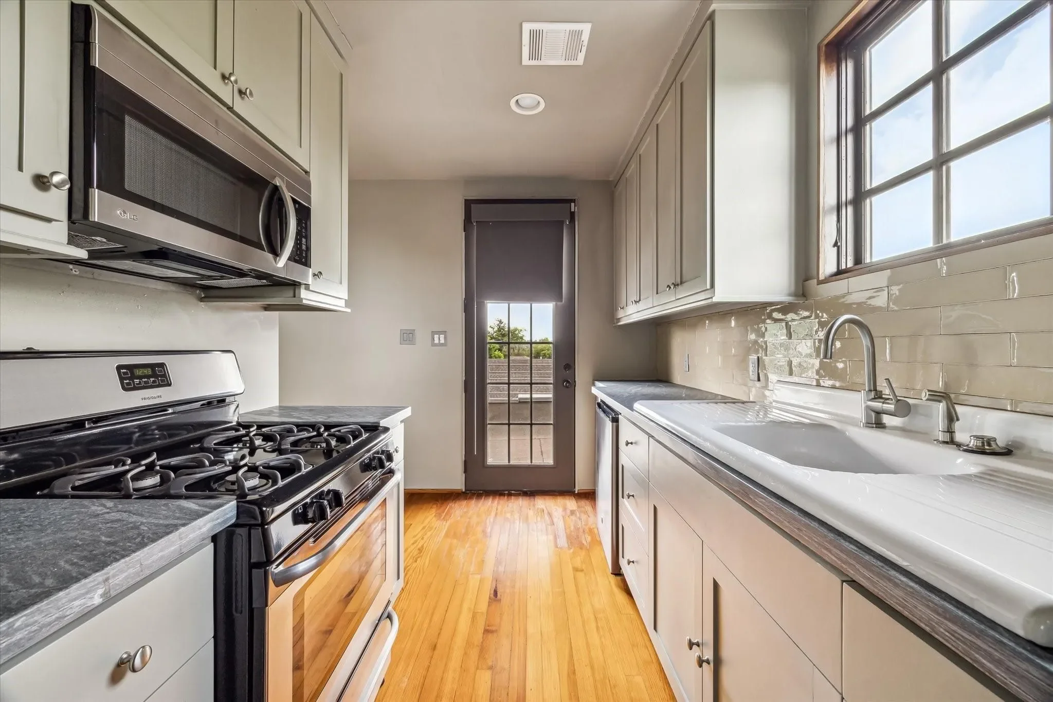 808 Coronado Street, Houston, Texas, United States. - Photo 24