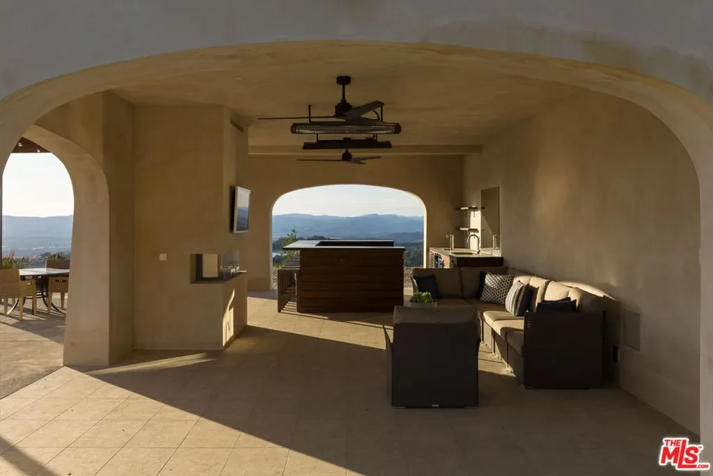 2025 Redwood Hill Road, Santa Rosa, California, United States. - Photo 2