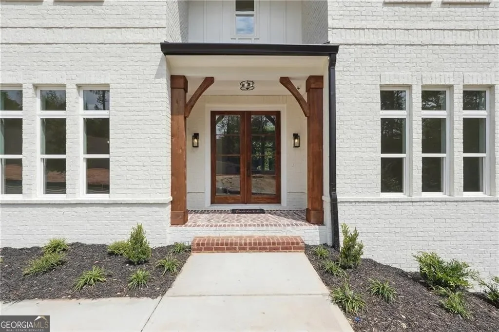 Exterior photo 3
