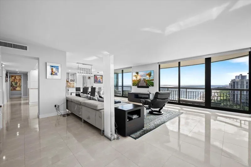 4000 N Ocean Drive 2004, Riviera Beach, Florida, United States. - Photo 9