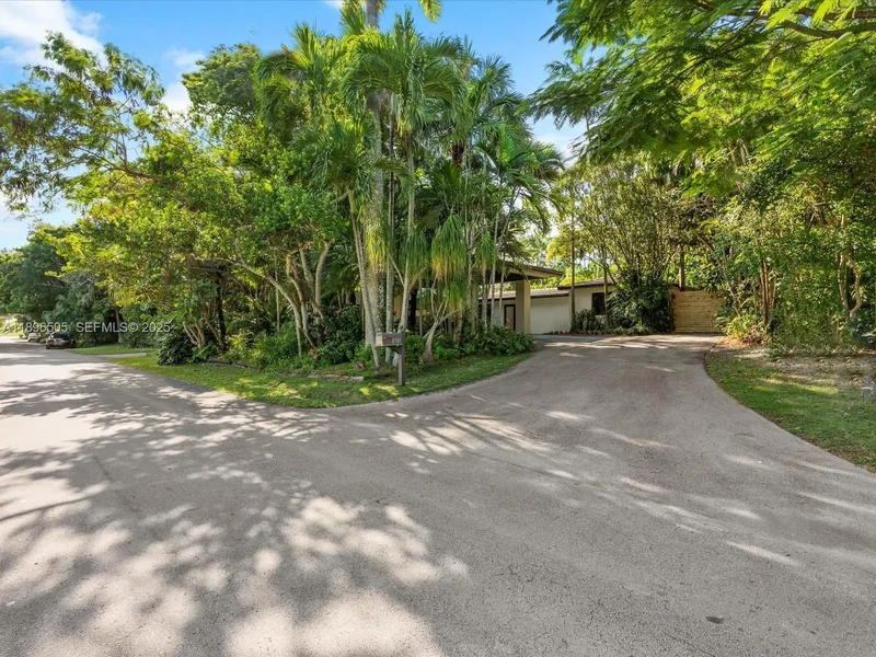 8501 SW 68th St Rd, Miami, Florida, United States. - Photo 41