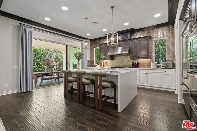 55 Suede, Irvine, California, United States. - Photo 14
