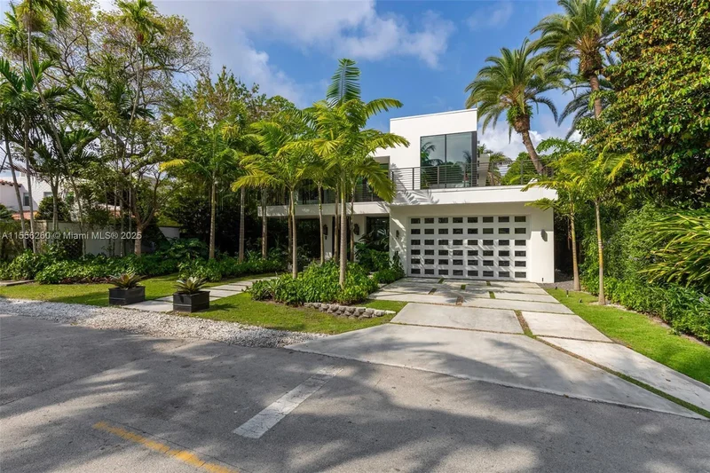 3470 Poinciana Ave, Miami, Florida, United States. - Photo 16