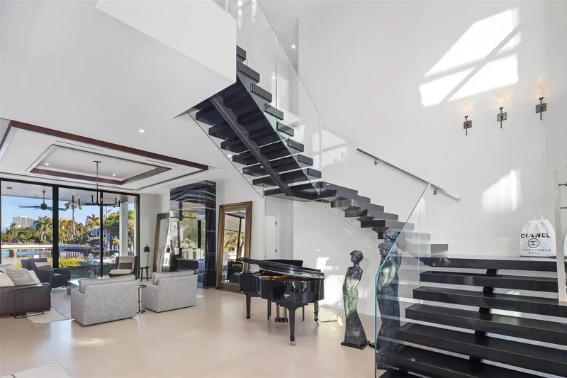 100 Royal Palm Drive, Fort Lauderdale, Florida, United States. - Photo 12