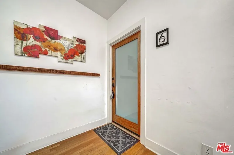 1216 N Kenmore Avenue, Los Angeles, California, United States. - Photo 6