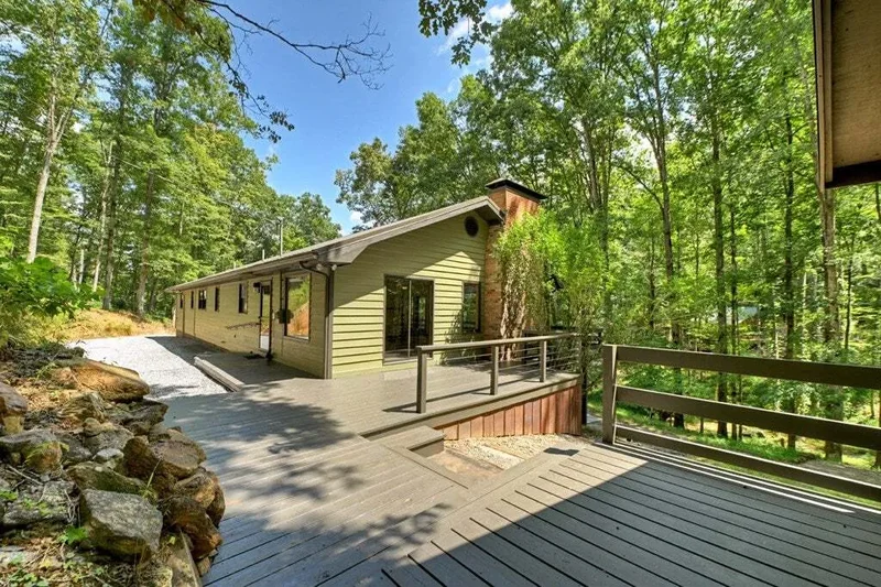 3 Bedrooms Single Family Detached
