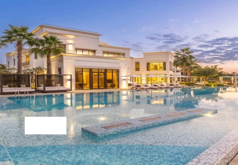 Rare Bespoke Mansion on the Golf Course