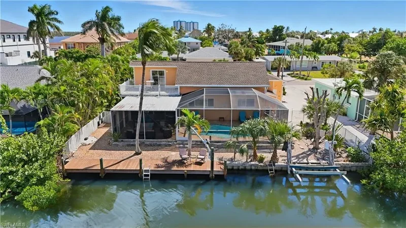 421 Connecticut ST, Fort Myers Beach, Florida, United States. - Photo 5