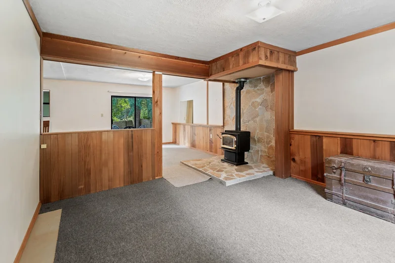1067 Fircrest Road, Gibsons, BC V0N 1V4, Gibsons, British Columbia, Canada. - Photo 6