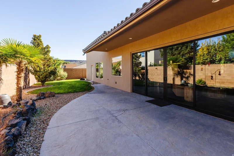 Single Family Residence in Hurricane