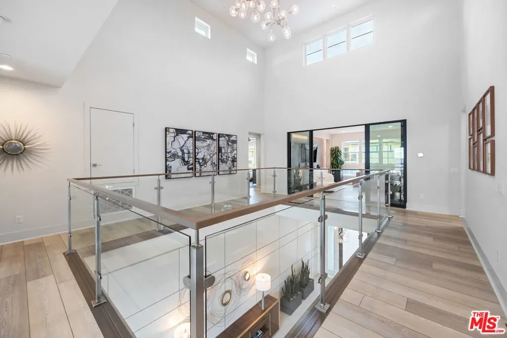 20378 W Marlow Lane, Los Angeles, California, United States. - Photo 9