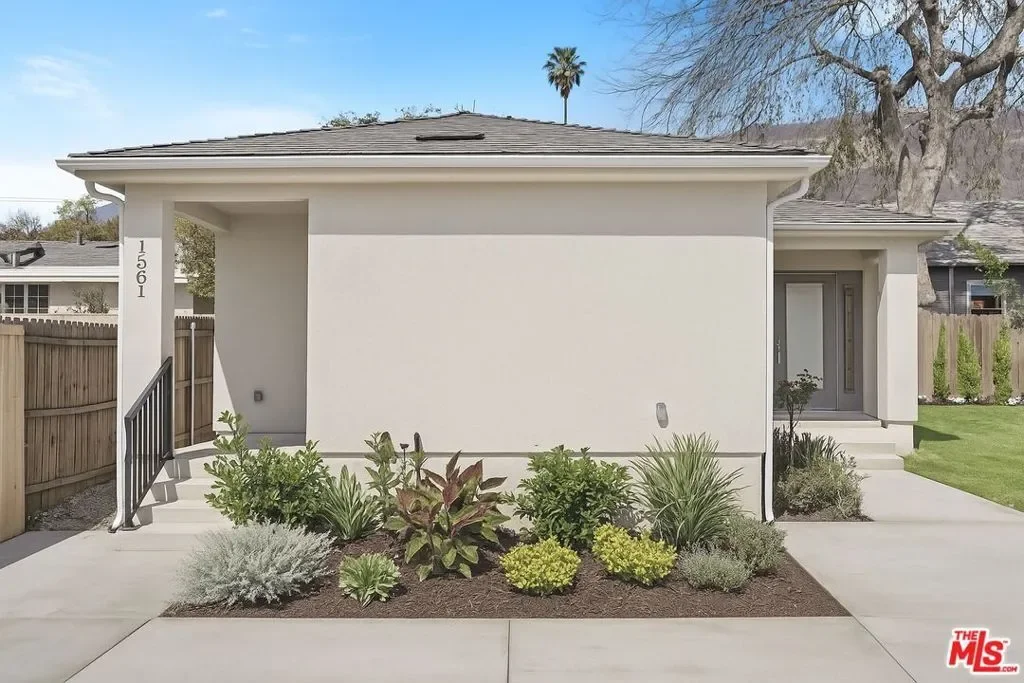 1561 East Elizabeth Street, Altadena, California, United States. - Photo 35