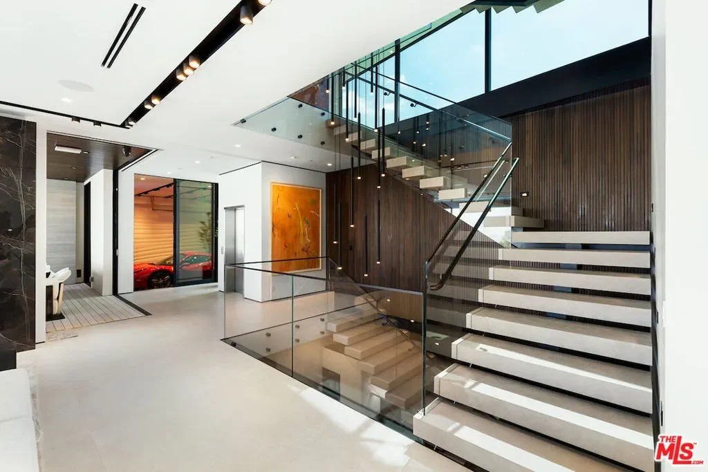 8116 Laurel View Drive, Los Angeles, California, United States. - Photo 34